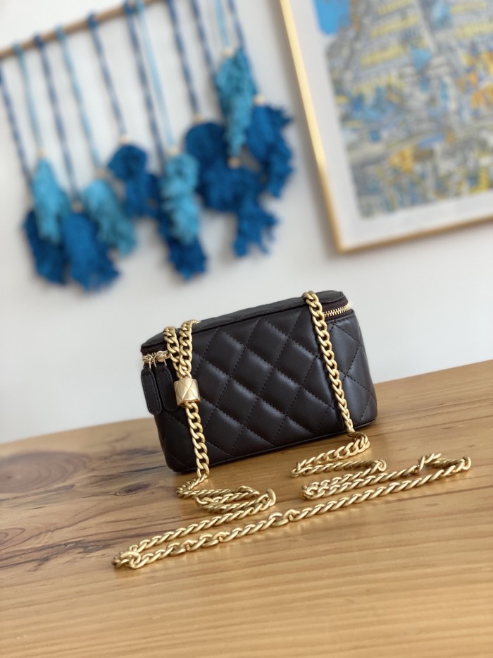 Handbag  Chanel  81222  size  16.5 cm