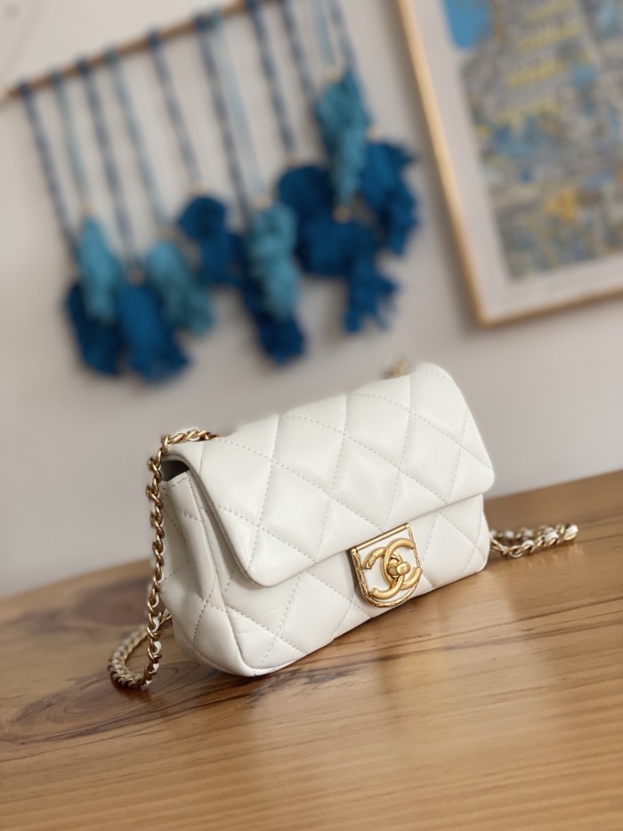 Handbag Chanel  3473  size  13*18*6  cm