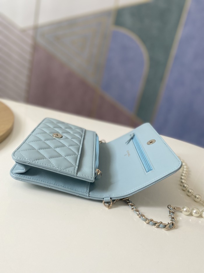 Handbag Chanel  81180  size  19 cm  