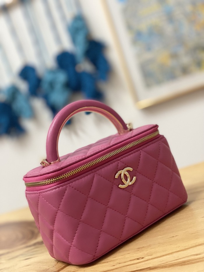 Handbag  Chanel  81208  size  9.5 17 8 cm 