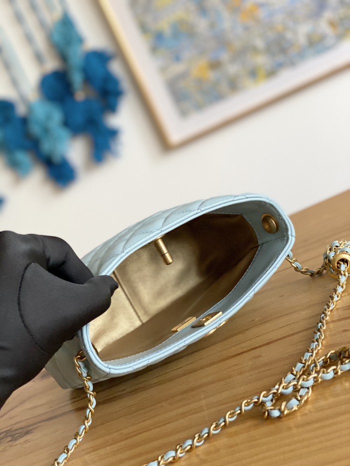 Handbag  Chanel  3259  size  16×19.5×8.5 cm 