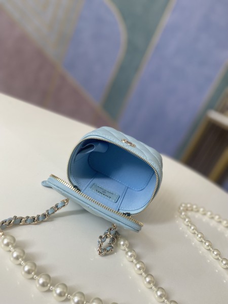 Handbag Chanel  81182  size  𝟴.𝟱*𝟭𝟭*𝟳  𝗰𝗺