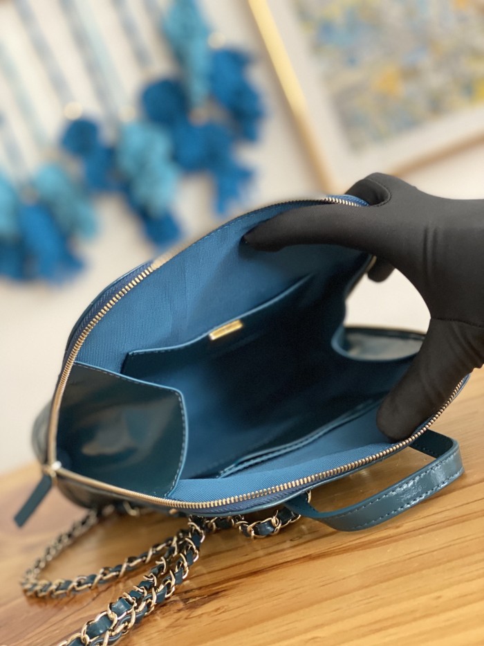 Handbag  Chanel  3332  size 21*23*8* cm