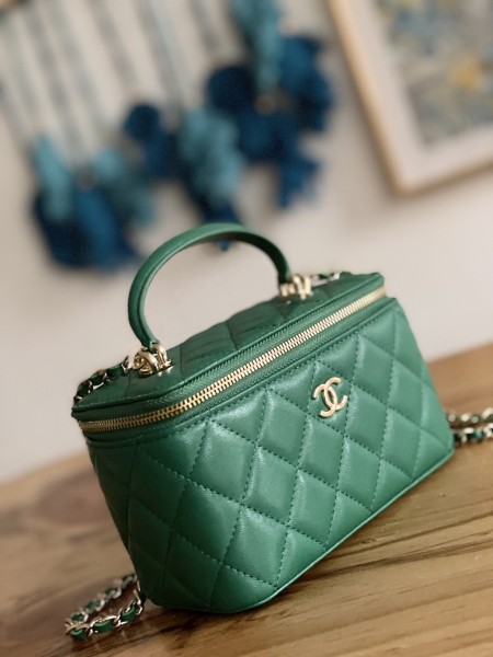 Handbag  Chanel  81211  size  9.5 17 8 cm