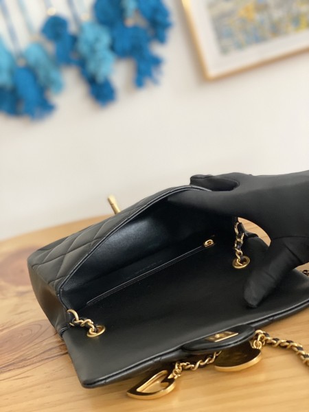  Handbag Chanel 3457  size  14*20*8 cm