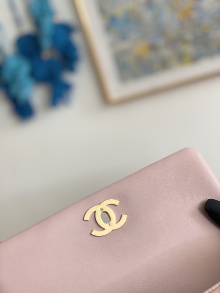  Handbag  Chanel  3378  size  15cmX20cmX9 cm