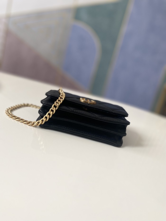 Handbag Chanel  81185 size 15 cm