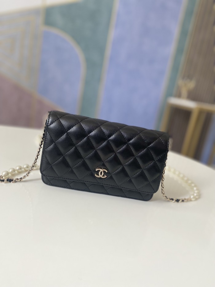 Handbag Chanel  81180  size  19 cm