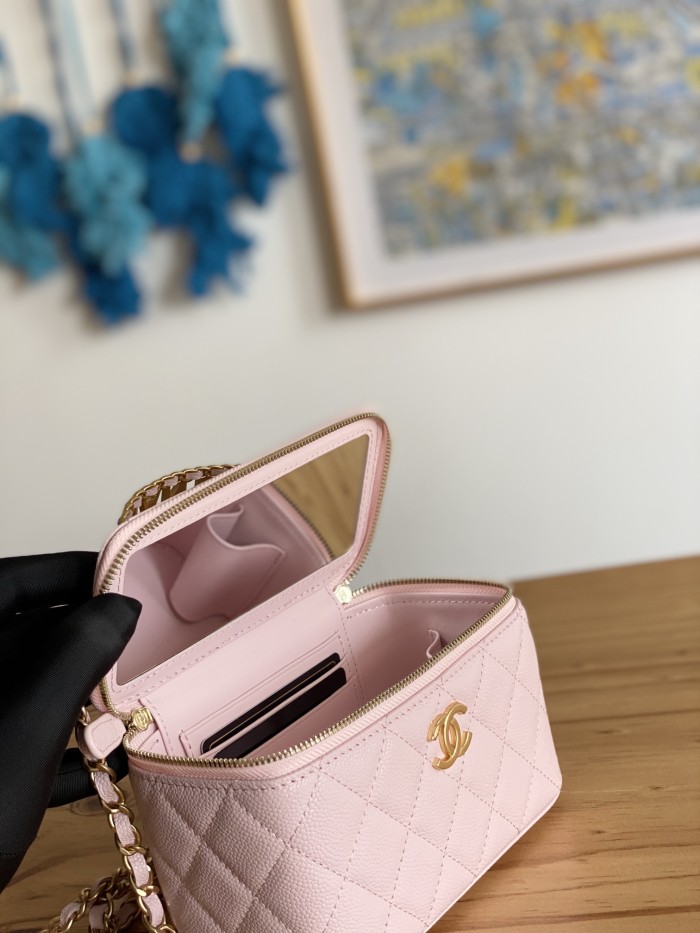 Handbag  Chanel   81195  size 16  9.5  8  cm