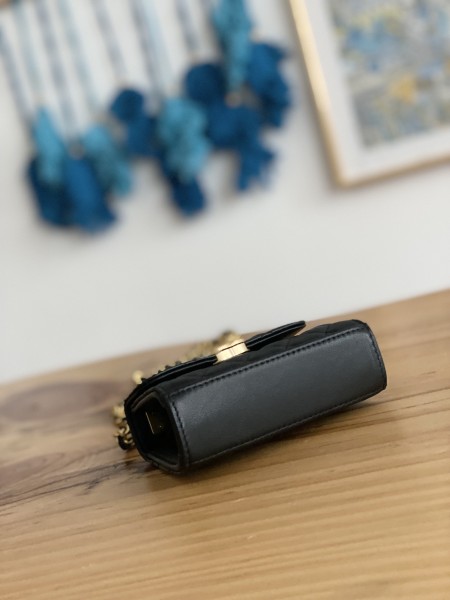 Handbag  Chanel  AP81212  size  8.5*11*4 cm