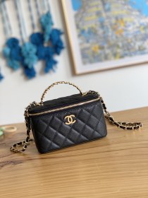   Handbag  Chanel  81197  size  9.5×13×6 cm
