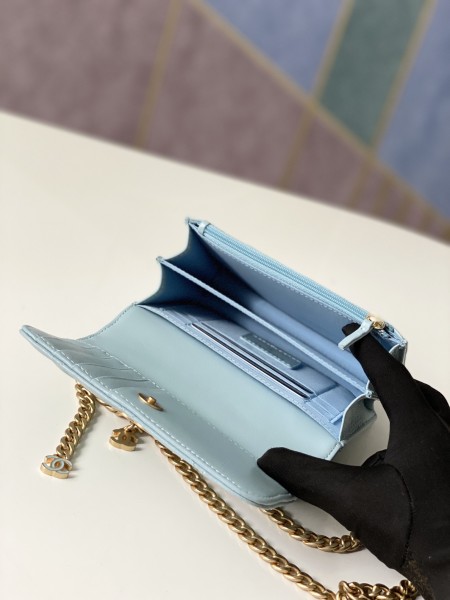 Handbag Chanel  81185  size  15 cm