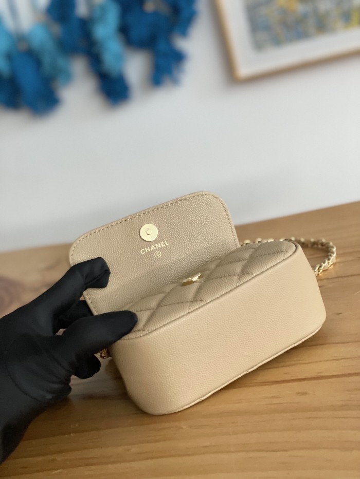 Handbag Chanel  size AP3004  size  11X12X5 cm