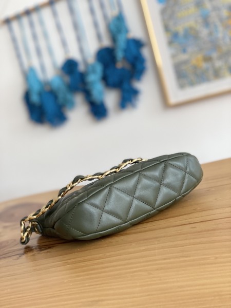 Handbag  Chanel  AS3562  size 17.5*24*6 cm