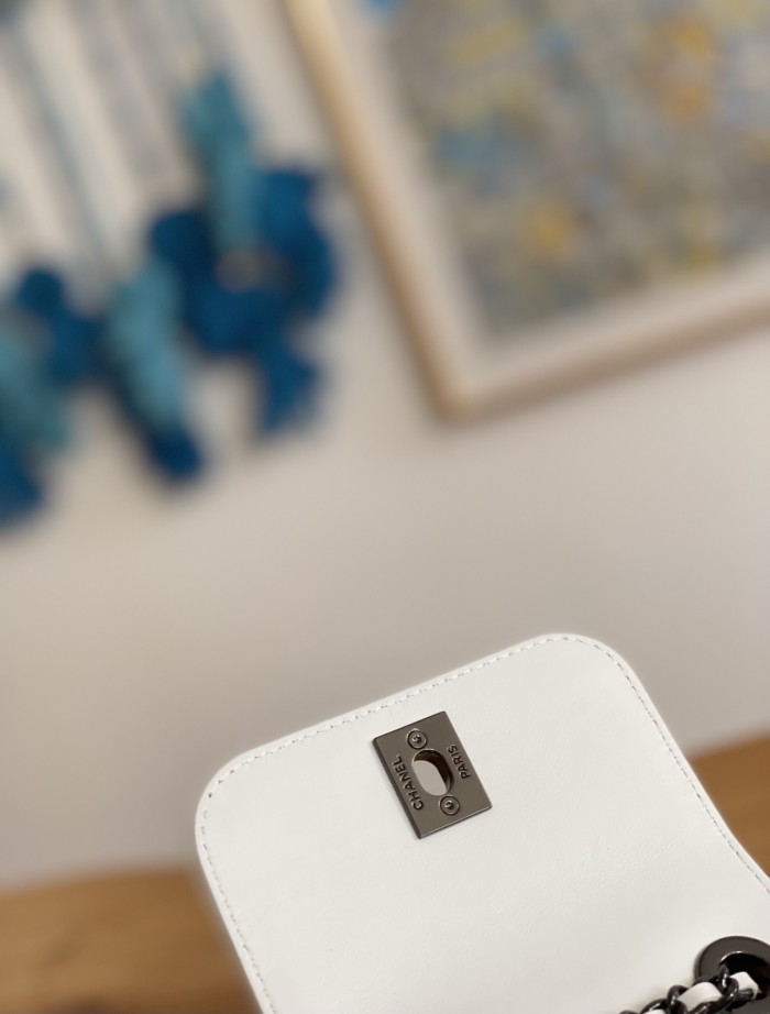 Handbag  Chanel  88631  size  11 11 5 cm