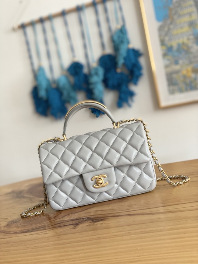  Handbag  Chanel  AS2431  size  20X14X7 CM