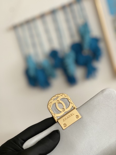 Handbag Chanel  3473  size  13*18*6 cm