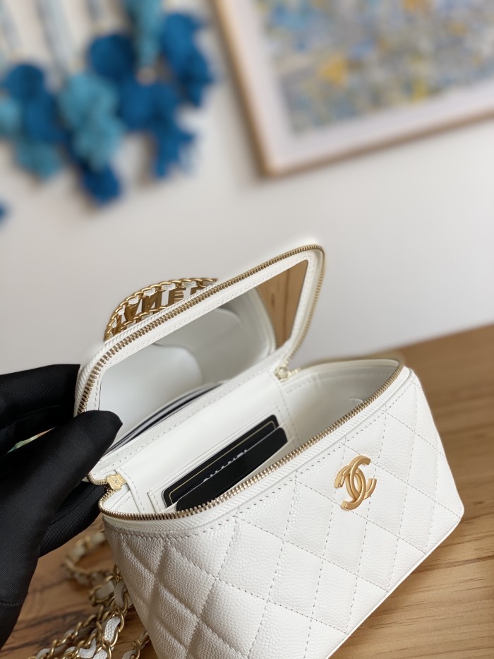 Handbag  Chanel  81195  size  16  9.5  8  cm