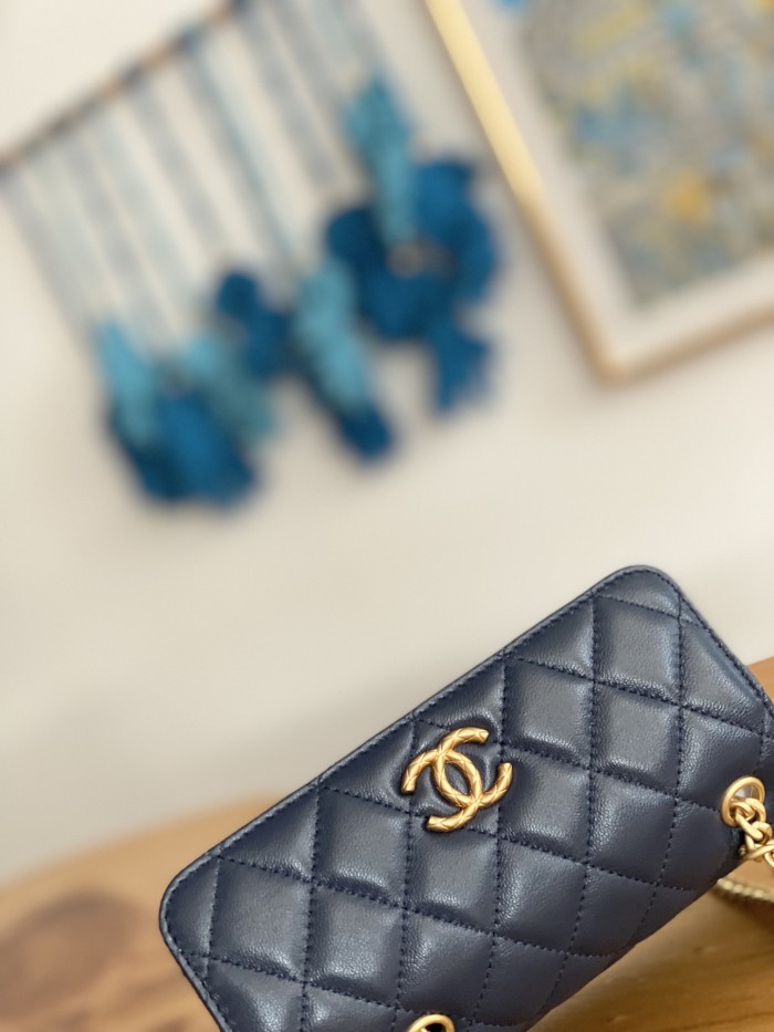 Handbag  Chanel  81224  size  16 cm