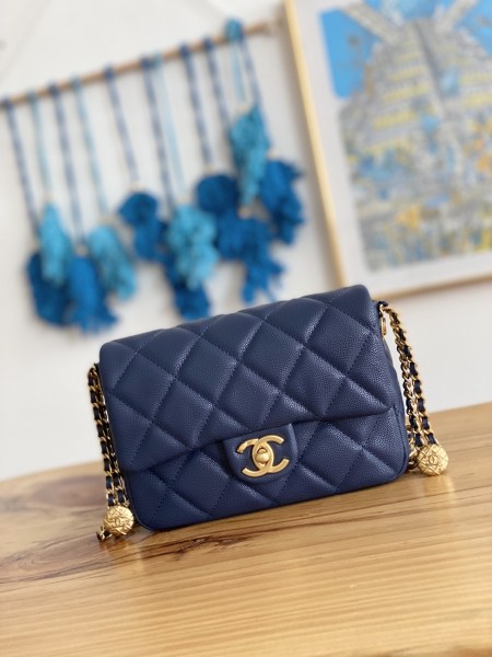 Handbag  Chanel  3369  size   21X14.5X6 cm