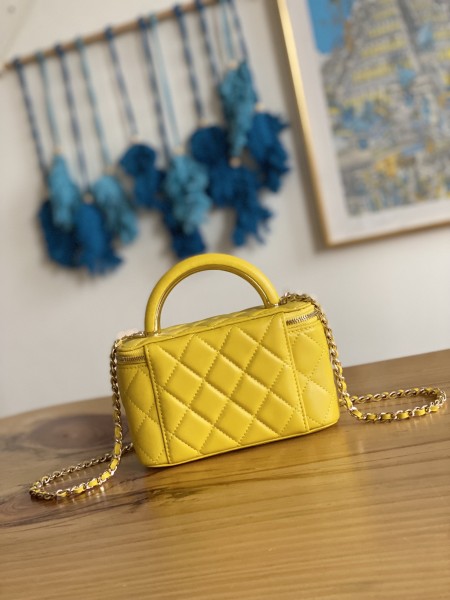 Handbag  Chanel  81208  size  9.5 17 8 cm