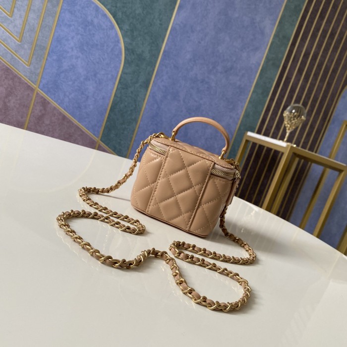 Handbag Chanel  81113 size  10 7 9 cm