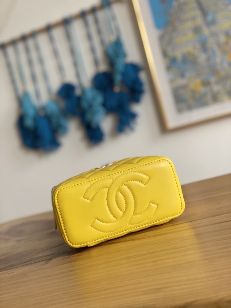 Handbag  Chanel  81208  size  9.5 17 8 cm