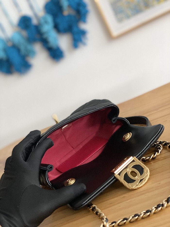 Handbag Chanel  3473  size  13*18*6 cm