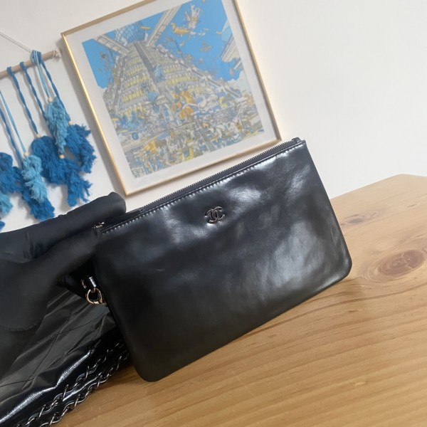 Handbag  Chanel AS3262  size  48X45X10 Cm