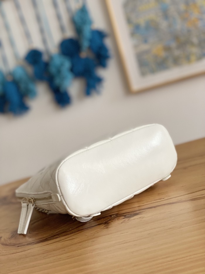  Handbag  Chanel 3332  size  21*23*8* cm