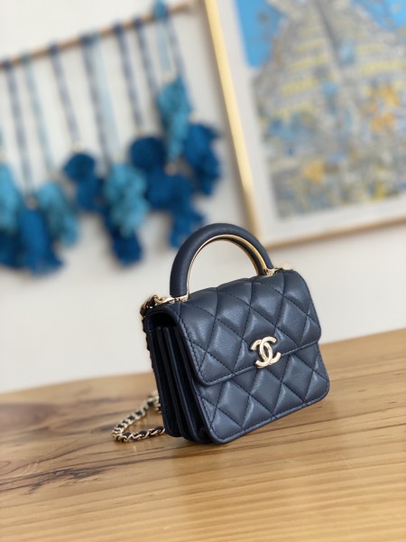 Handbag  Chanel  81209  size  12.5 cm