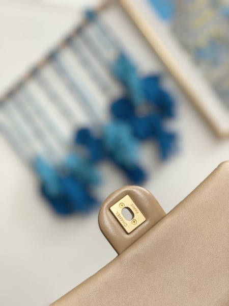 Handbag  Chanel  3457   size  14*20*8 cm