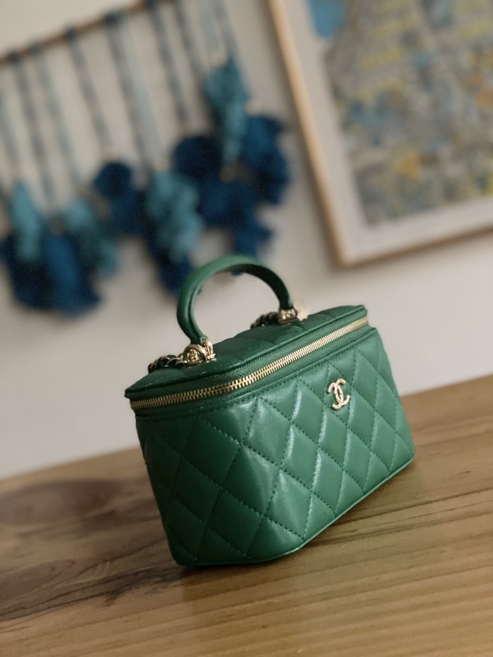 Handbag  Chanel  81211  size  9.5 17 8 cm