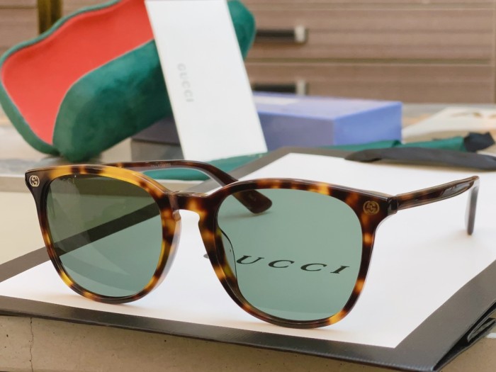 Sunglasses Gucci GG0154S size:53 19-150