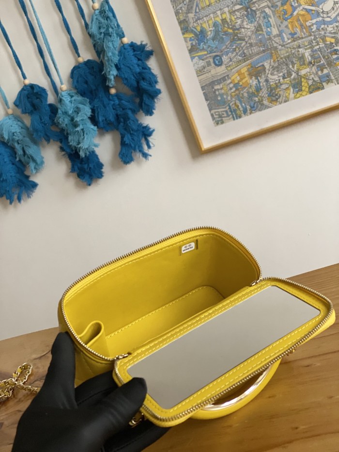 Handbag  Chanel  81208  size  9.5 17 8 cm