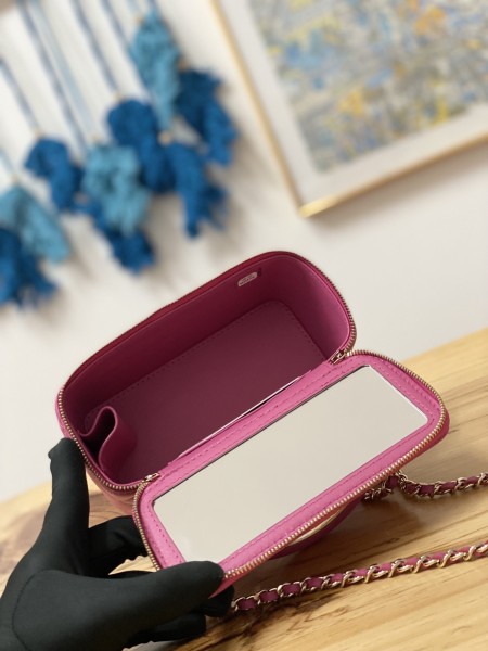 Handbag  Chanel  81208  size  9.5 17 8 cm 