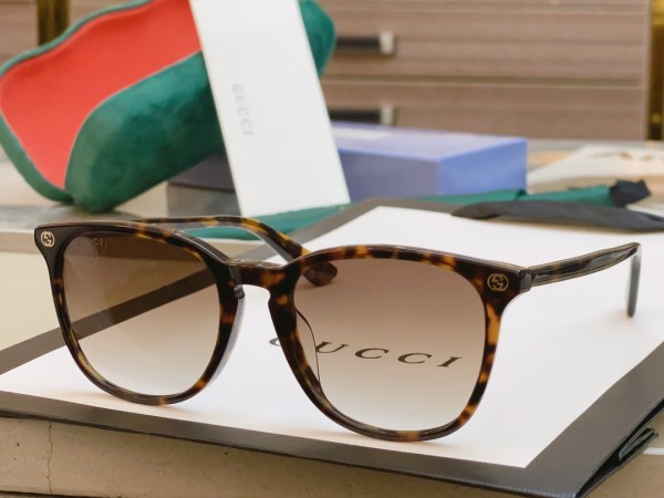 Sunglasses Gucci GG0154S size:53 19-150