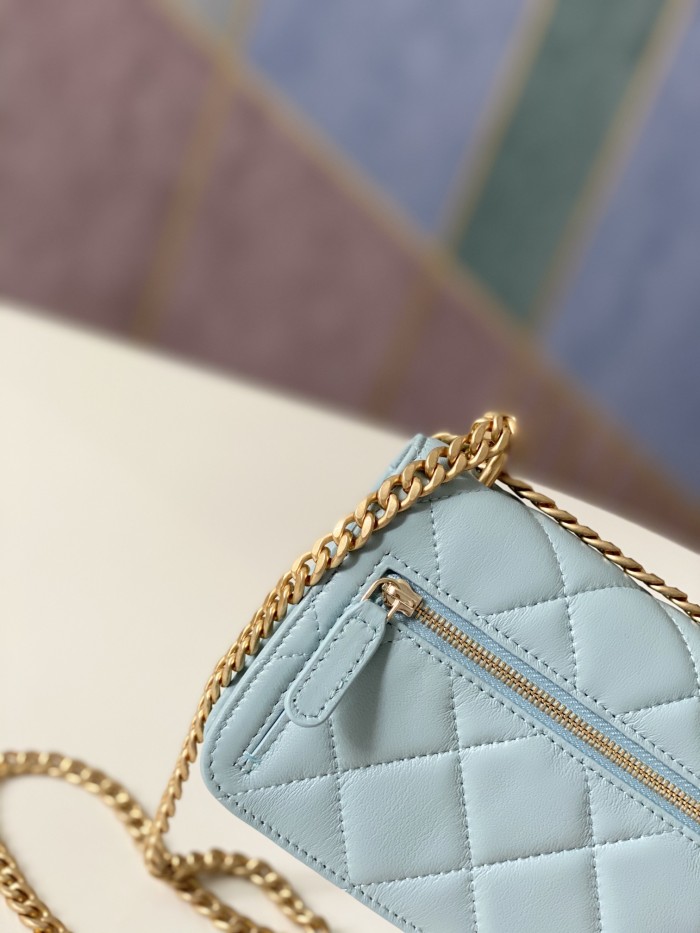 Handbag Chanel  81185  size  15 cm