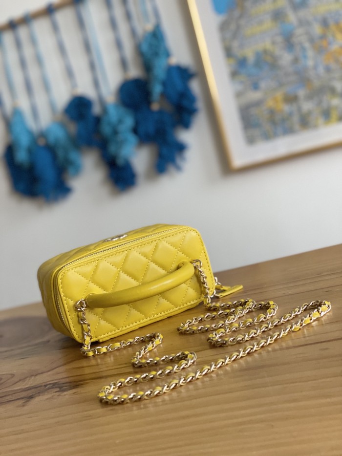 Handbag  Chanel  81208  size  9.5 17 8 cm