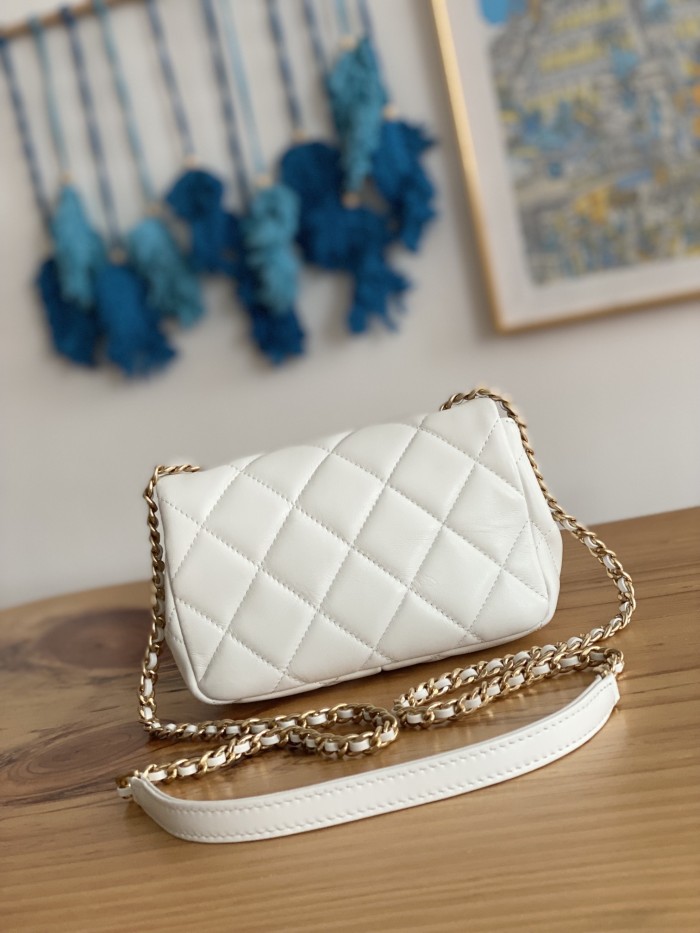 Handbag Chanel  3473  size  13*18*6  cm