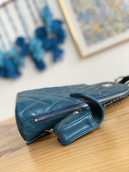 Handbag  Chanel  3332  size 21*23*8* cm