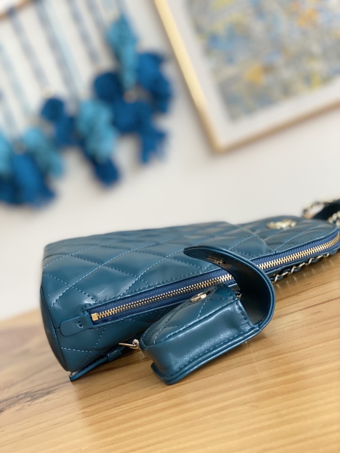 Handbag  Chanel  3332  size 21*23*8* cm