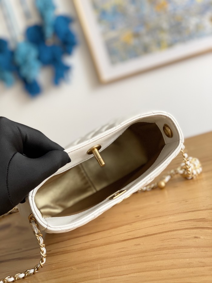 Handbag  Chanel  3259  size  16×19.5×8.5 cm