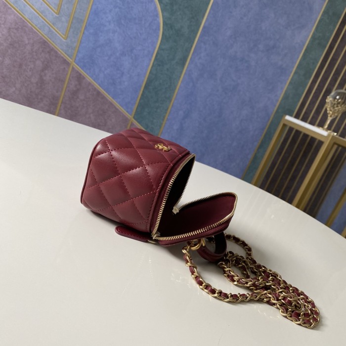 Handbag Chanel  81113  size  10 7 9 cm  