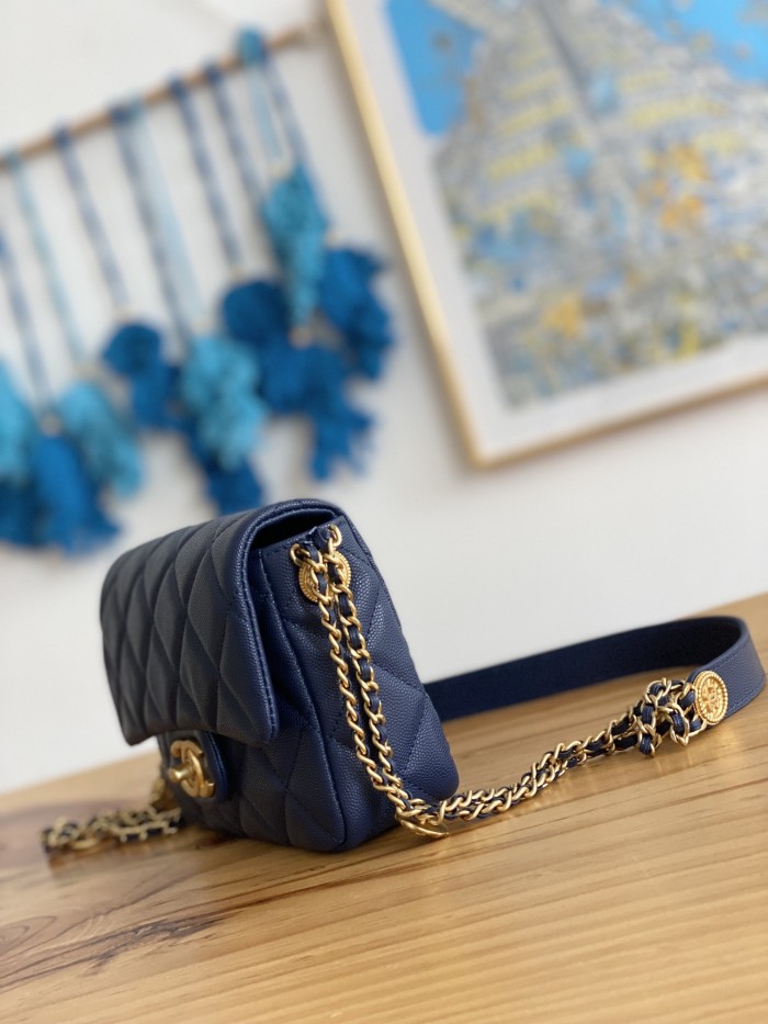 Handbag  Chanel  3369  size   21X14.5X6 cm