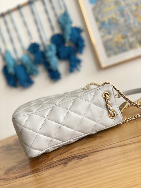 Handbag  Chanel  3477  size  22*25*9* cm