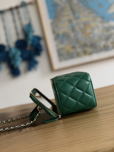 Handbag  Chanel  81211  size  9.5 17 8 cm