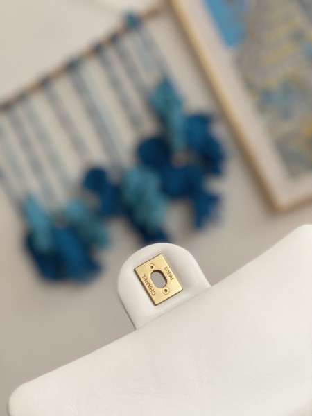 Handbag  Chanel  3457  size  14*20*8 cm