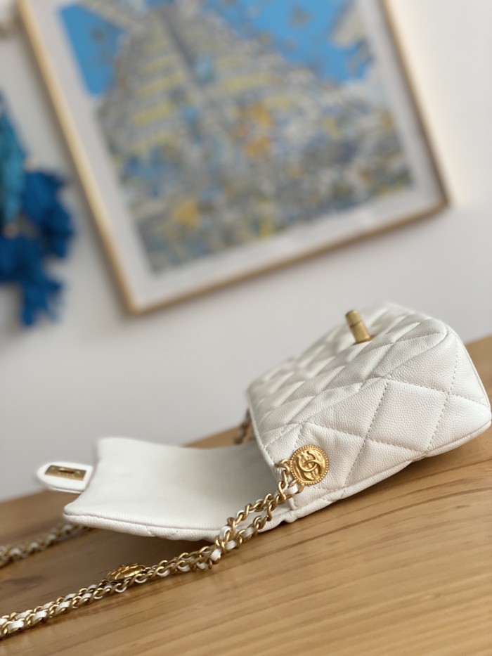 Handbag  Chanel  3369  size  21X14.5X6 cm