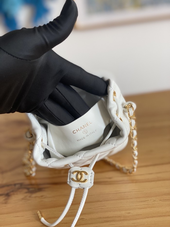 Handbag Chanel  2750  size  14*11*8  cm